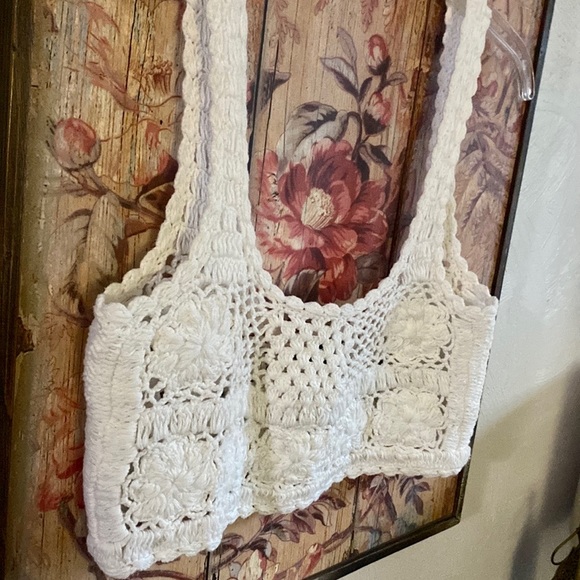 MAJORELLE REVOLVE BRAND STRETCH BOHO WHITE CROCHET KNIT  BODYCON CROP TOP - Picture 3 of 14